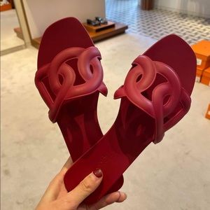 Hermes Aloha Sandals in Rose Baie